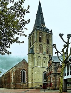 De Grote of Sint-Gudulakerk is het middelpunt van het pittoreske Lochem, onderdeel van de stadswandelilng Lochem van Daily-in